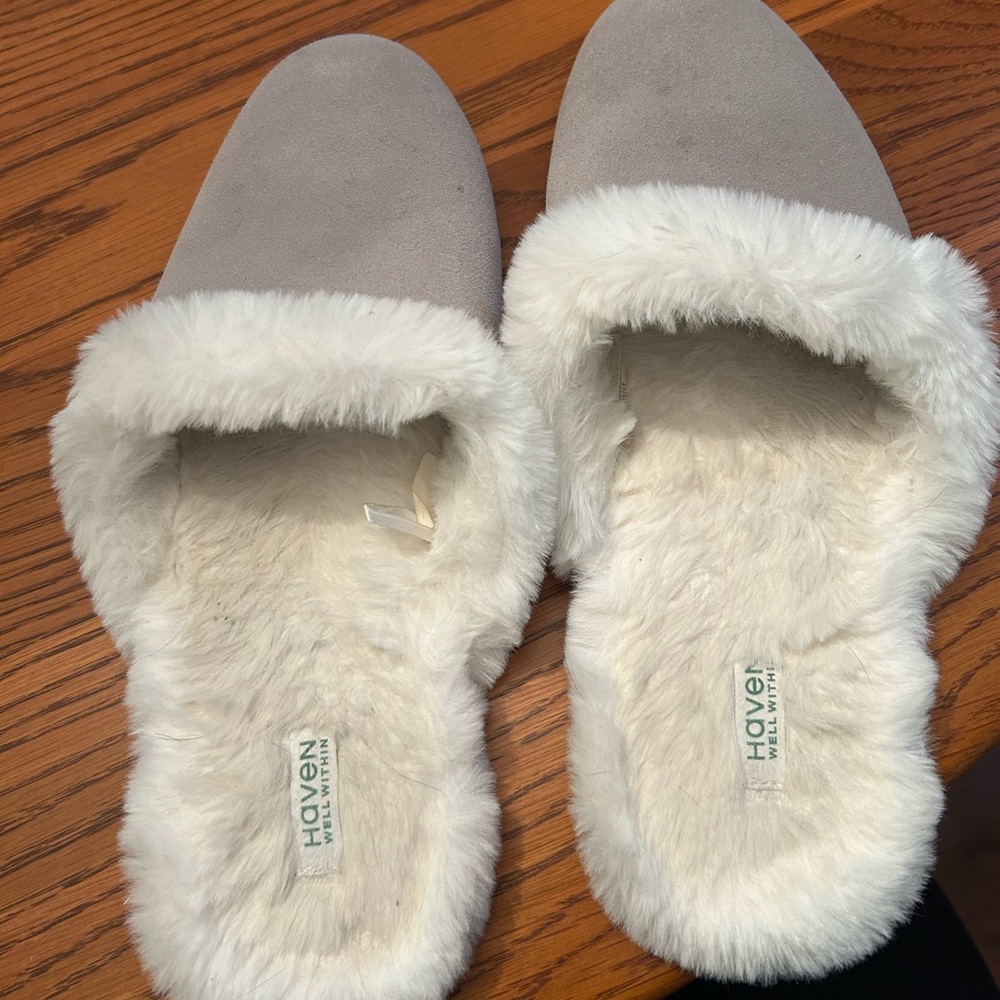 Haven Well Within leather gray slippers, size 10